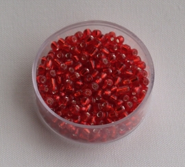 CNR08/07   Rocailles 50 gr. Rood met zilveren kern 8/0