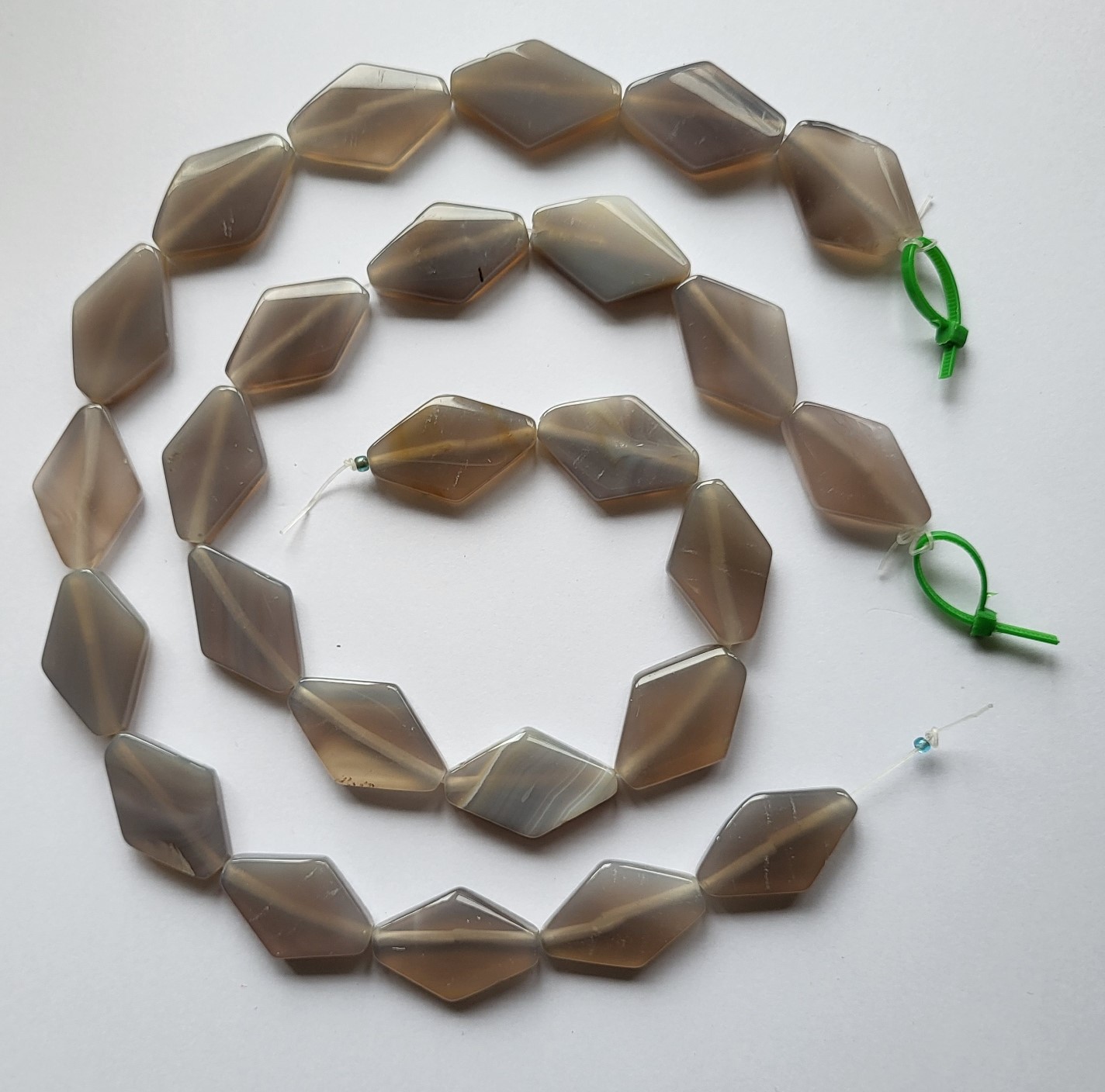 *NSA28   1 x Natuurstenenstreng *Agaat* Ruit ca. 29x20mm