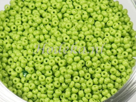 CRP11/52a  50 gram Preciosa Rocailles 11/0 Lime Groen