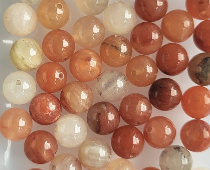 *NSR08/28    5 x natuurstenen kraal *Golden Silk Jade* rond 8mm