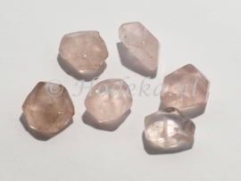 NSD13  2 x Roze quartz Plat geslepen brokken tussen de 12 en 14 mm