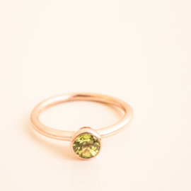 pink gold peridot solitaire