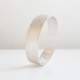 frosted band bracelet