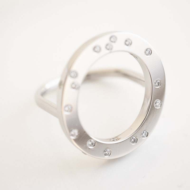 platinum oval ring