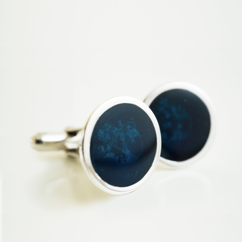Cufflinks with ashes