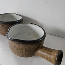 Meindert Zaalberg Klei & Vuur | sauskom met handgreep