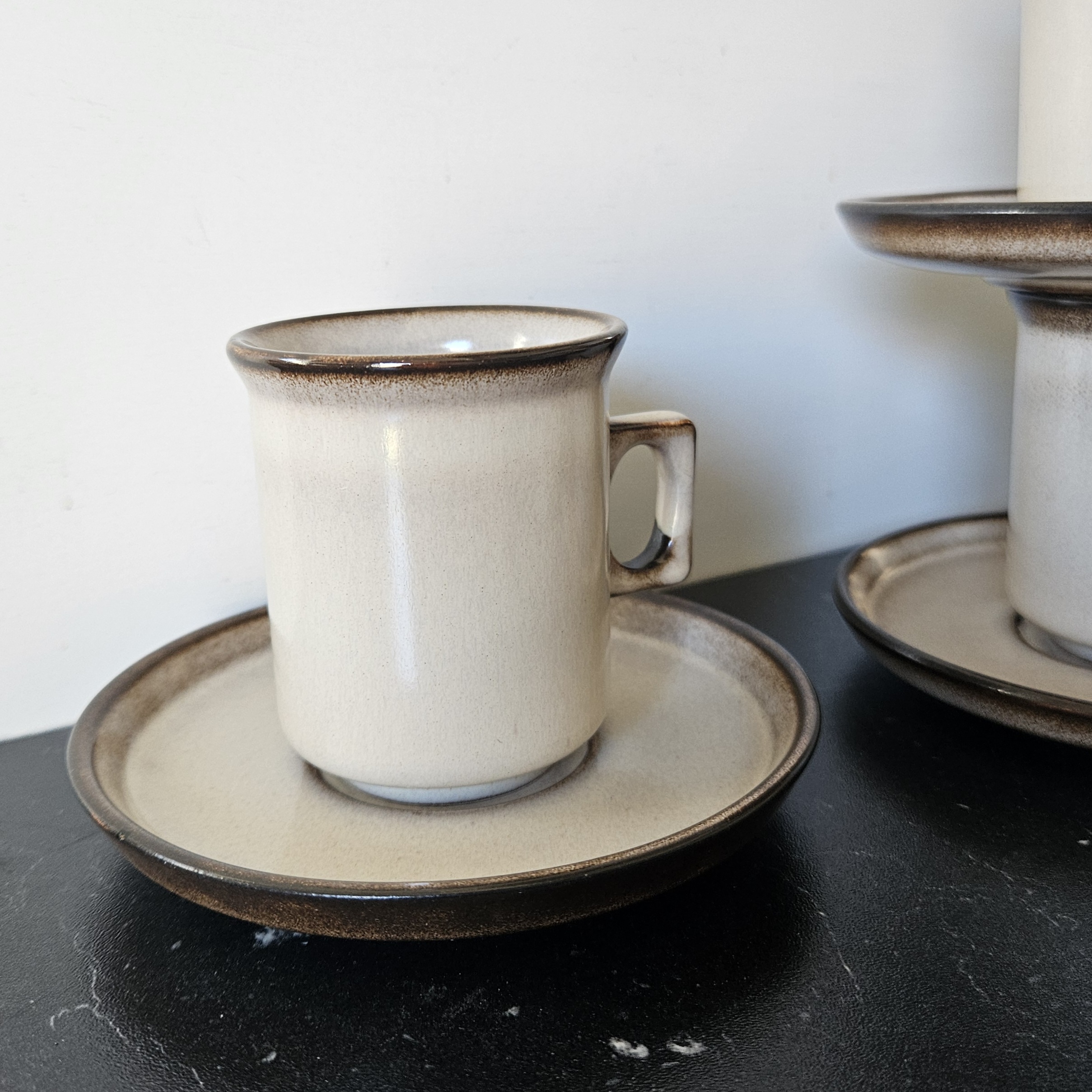 Driehoek Potterie | koffie kop & schotel - set van 4