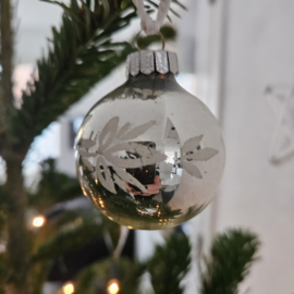 Vintage kerstbal | besneeuwde blaadjes