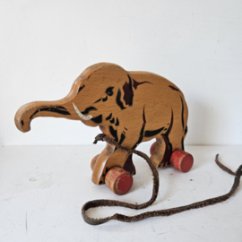 Houten olifant op wieltjes | vintage