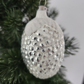 Vintage kerstbal walnoot | met sneeuwkraag