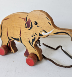 Houten olifant op wieltjes | vintage