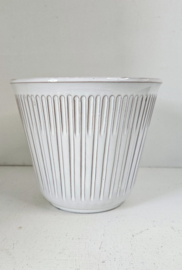 Vintage plantenpot | reliëf patroon