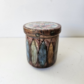 Porseleinen pillenpotje met deksel | handpainted
