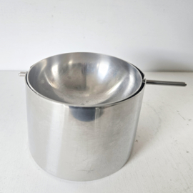 Draaiende asbak  Cilinda | Stelton