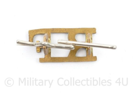 Britse RF Royal Fusiliers shoulder badge  PAAR  - 2,5 x 1,5 cm - origineel
