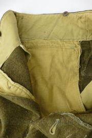 WO2 model Britse Battledress trouser - omtrek 80 cm.  - origineel naoorlogs