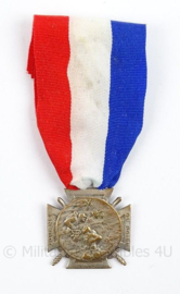 Franse medaille Journee du Poilu 1915 25-26 Decembre - zilverkleurig - afmeting 3,5 x 9 cm - origineel