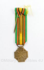 Belgische mini medaille van de militair Strijder van de oorlog 1940-1945 - 6 x 1,5 cm -origineel