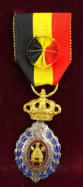 Belgische medaille van de Arbeid goud - ereteken van de arbeid 1e klasse - afmeting 8 x 15 cm - origineel