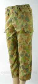 Australische leger camo broek - Omtrek 74 cm, lengte 63cm - gedragen - origineel