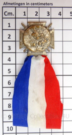 Franse medaille Journee du Poilu 1915 25-26 Decembre - zilverkleurig - afmeting 3,5 x 9 cm - origineel