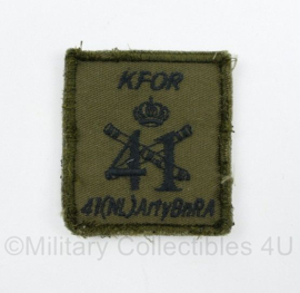 Defensie KFOR 41(NL) ArtyBnRa 1e Afdeling Veldartillerie Seedorf Kosovo borstembleem - met klittenband - 5 x 5 cm - origineel