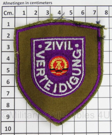 Duitse DDR arm embleem Zivil Verteidigung - afmeting 7,5 x 9 cm - origineel