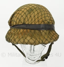 KL Landmacht M1 helm met jute en helm net - origineel