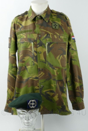 KL Nederlandse leger uniform basis jas Aalmoezenier met DT2000 baret - maat 8000/9500 - gedragen - origineel