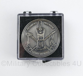 KL Nederlandse leger Regiment Huzaren van Boreel 185 jaar Huzaren Verkenner coin in dooje - diameter 3,5 cm - origineel