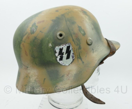 WO2 Duitse DD Waffen SS M40 camo helm ET64 - met originele liner, verf aan binnenkant en kinriem - origineel