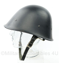 Nederlandse M27 helm van vóór 1940 - doorgebruikt na de oorlog - origineel