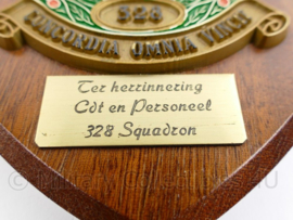 Klu Luchtmacht Wandbord 328 Squadron aan CDT en personeel  - 18,5 x 14 x 1,5 cm - origineel