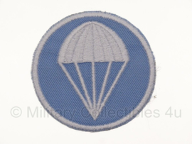 Overseas cap insigne Garrison cap - Parachute infantry -  vanaf voorjaar 1941 - lichtblauw met wit