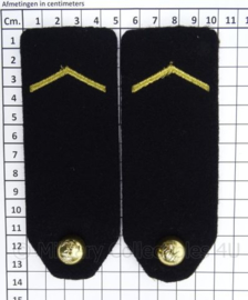 Korps Mariniers schouder epauletten met knoop oud model - rang Matroos 2e klasse - afmeting 5 x 14 cm - origineel