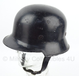 WO2 Duitse brandweerhelm - WO2 model - maat 57 - origineel