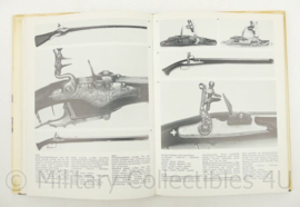 Boek Musket, Roer & Pistolet, 17e-eeuws wapenhandwerk in de Lage Landen - origineel