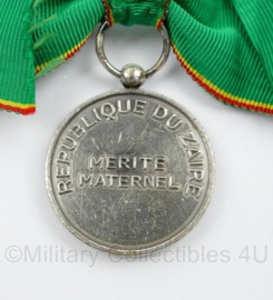 Franse Republique du Zaire MERITE maternel medaille - 8 x 6 cm - origineel