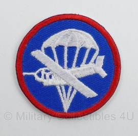 WO2 US Overseas glider infantry cap insigne - manschappen - vanaf voorjaar 1943 - met rode rand