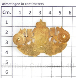 Nederlandse Ambtenaar pet insigne Je Maintiendrai  - 5,5 x 4 cm - origineel