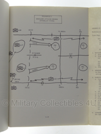 Army Infantry school 'Operations and training handbook' 1967 - 1st edition - origineel