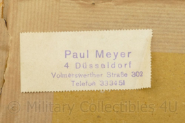 Wo2 Duitse grote foto van RAD soldaat met veldpet en mantel RAD abteilung -  in originele lijst 27 x 2 x 33 cm  - origineel
