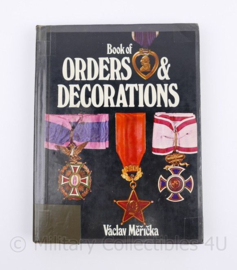 Naslagwerk Book of Orders and Decorations door Vaclac Mericka