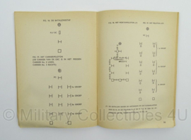 MVO Chef der Generalen Staf  Voorschrift nr. 1592 uit 1946 Exercitie Reglement  - afmeting 12 x 17 cm - origineel