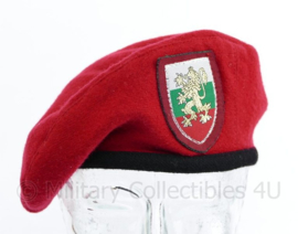 Bulgaarse leger dames baret met insigne - maat 56 - origineel