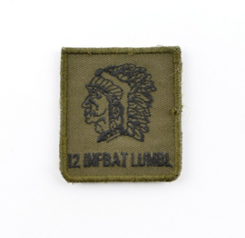 KL Nederlandse leger 12 INFBAT LUMBL 12 Infanteriebataljon Luchtmobiel Regiment infanterie van Heutsz borstembleem - met klittenband - 5 x 5 cm - origineel