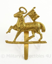 WO2 Britse The Queens West Surrey Regiment cap badge - afmeting 5 x 7 cm - origineel