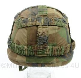 KMARNS Korps Mariniers M92 M95 composiet helm met parakinriem en Forest camo overtrek - maat Small - origineel