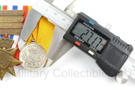 Medaille balk met Medaille voor Krijgsverrichtingen met gesp 1941 42, Ereteken voor orde en Vrede met gesp en trouwe dienst zilver - 10 x 7,5 cm - origineel