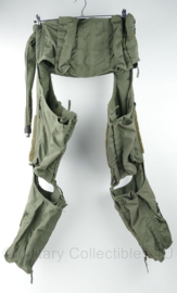 USAF US Air Force en KLU Koninklijke Luchtmacht F16 Anti-G Garment Cutaway trouser CSU-13B/P voor piloten - 90 cm buikomtrek en 78 cm binnen-beenlengte - licht gedragen - origineel